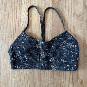 Lululemon Flow Y Nulu Bra Light Support Sports Bra